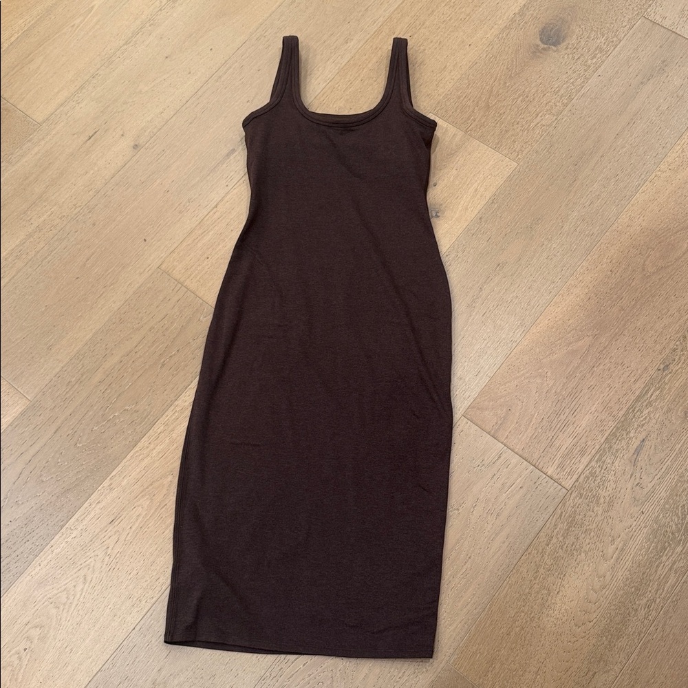 Vuori Halo Essential Dress - Picture 5 of 5